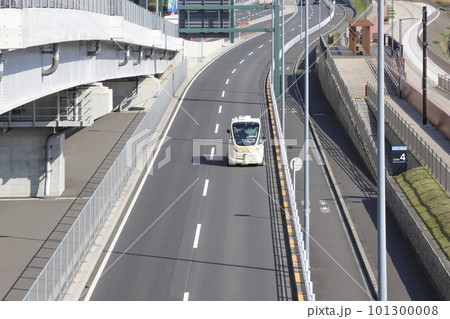 羽田イノベーションシティ～第3ターミナル間のアクセスEVバス（ベージュ）　 101300008