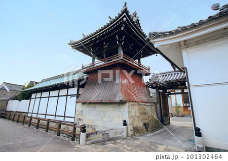 龍野のまちなみ　如来寺の鐘楼堂と十王堂　兵庫県たつの市龍野町 101302464
