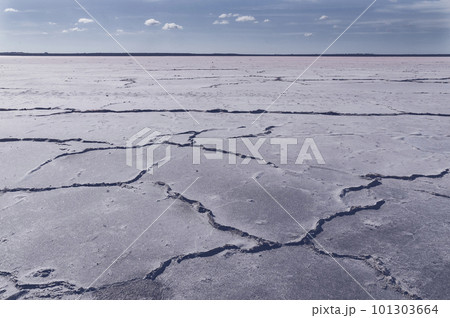 Broken soil in the bed of a salt mine, La Pampa, Argentina Broken soil in the bed of a salt mine, La Pampa, Argentina 101303664