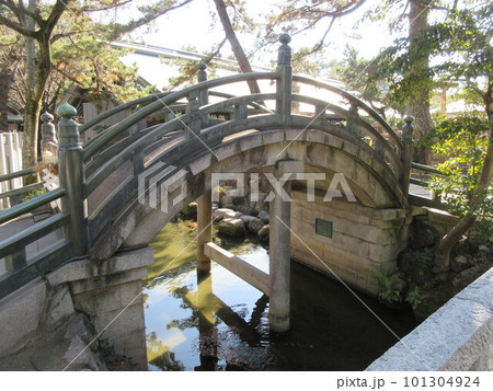 えびす宮総本社　西宮神社(西宮えびす神社)　開門神事福男で有名　瑞寶橋(瑞宝橋)　兵庫県西宮市 101304924