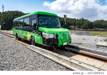 【阿佐海岸鉄道】モードチェンジ中のDMV 【阿佐海岸鉄道】モードチェンジ中のDMV 101306912