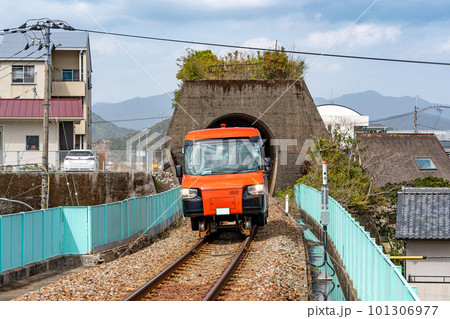 【阿佐海岸鉄道】線路を走るDMV【鉄道モード】 【阿佐海岸鉄道】線路を走るDMV【鉄道モード】 101306977