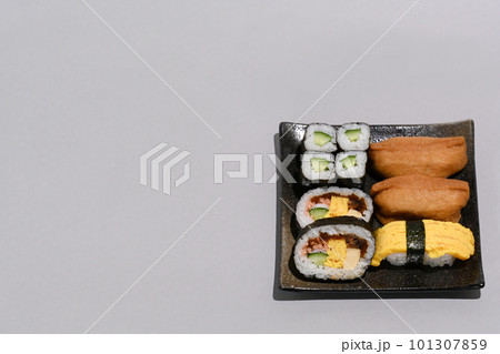 おいしそうな助六寿司 おいしそうな助六寿司 101307859