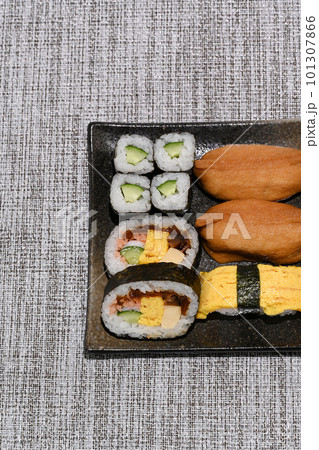 おいしそうな助六寿司 おいしそうな助六寿司 101307866