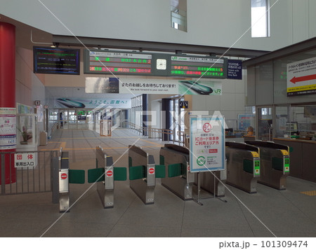 改札口の風景_JR函館駅 101309474