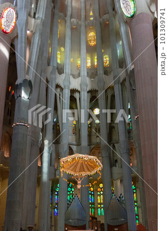サグラダ・ファミリア内部~中央祭壇~(スペイン-バルセロナ) サグラダ・ファミリア内部~中央祭壇~(スペイン-バルセロナ) 101309741