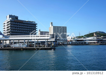 唐戸港桟橋 カモンワーフと下関グランドホテル 101310912