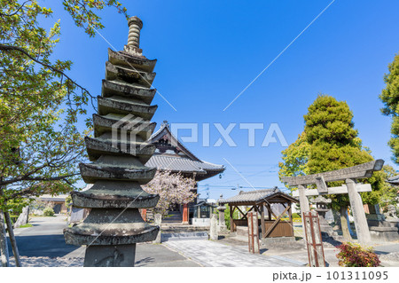 《福岡県》光明寺 石造九重塔 筑後市津島 《福岡県》光明寺 石造九重塔 筑後市津島 101311095