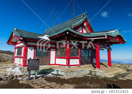 日本 神奈川県足柄下郡箱根町の駒ヶ岳山頂にある箱根元宮 日本 神奈川県足柄下郡箱根町の駒ヶ岳山頂にある箱根元宮 101311421