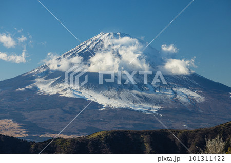 日本　神奈川県足柄下郡箱根町の大涌谷から見える富士山 101311422