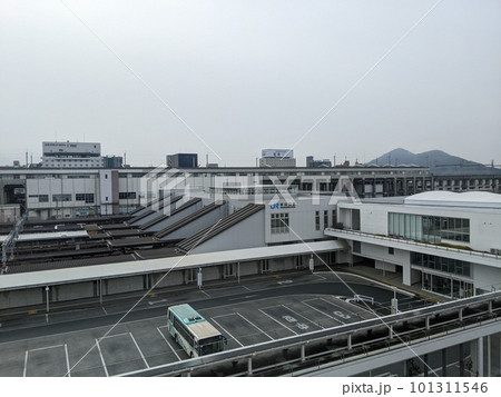 新しい新山口駅のバスターミナルを上空より 101311546