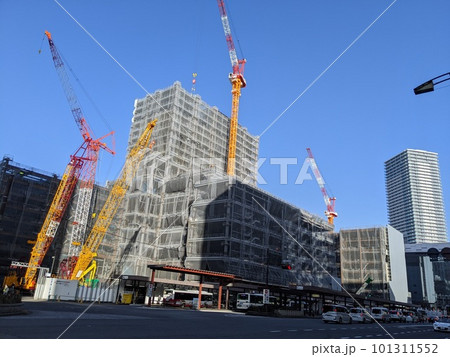 建設中の高層ビルのある建設現場(広島駅前) 建設中の高層ビルのある建設現場(広島駅前) 101311552