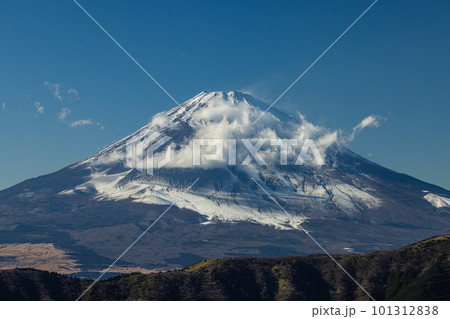 日本　神奈川県足柄下郡箱根町の大涌谷から見える富士山 101312838