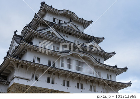 日本　兵庫県姫路市にある姫路城の備前丸跡から見える大天守 101312969