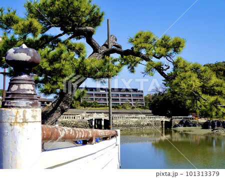 和歌浦、あしべ橋のほとりから三断橋を見る風景 和歌山市 和歌浦、あしべ橋のほとりから三断橋を見る風景 和歌山市 101313379