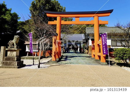 和歌浦、玉津島神社前の鳥居の風景 和歌山市 和歌浦、玉津島神社前の鳥居の風景 和歌山市 101313439