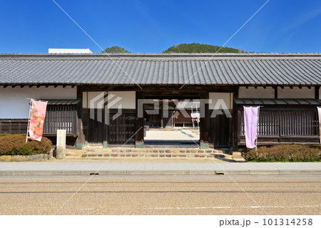 柏原藩陣屋跡 長屋門(兵庫県丹波市) 柏原藩陣屋跡 長屋門(兵庫県丹波市) 101314258