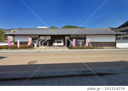 柏原藩陣屋跡 長屋門（兵庫県丹波市） 101314259