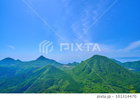 群馬県 榛名山(烏帽子ヶ岳)の山頂から南東側(榛名富士,相馬山,二ツ岳など)の眺望 101314470