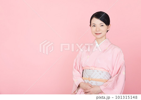 着物を着た女性 着物を着た女性 101315148