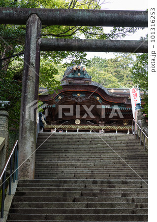 日本 香川県仲多度郡琴平町にある金刀比羅宮の御前四段坂の石段と御本宮 日本 香川県仲多度郡琴平町にある金刀比羅宮の御前四段坂の石段と御本宮 101316253