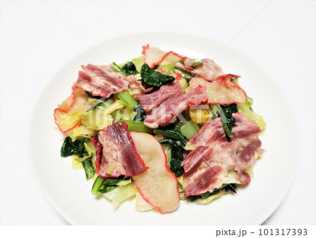 鯨肉ベーコンと野菜（小松菜　キャベツ）の炒め物 101317393