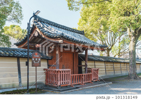 東寺境内　灌頂院　北門 101318149