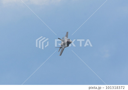 イギリス空軍F-35BライトニングⅡ旋回 イギリス空軍F-35BライトニングⅡ旋回 101318372