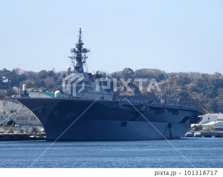 護衛艦いずも 横須賀基地 101318717