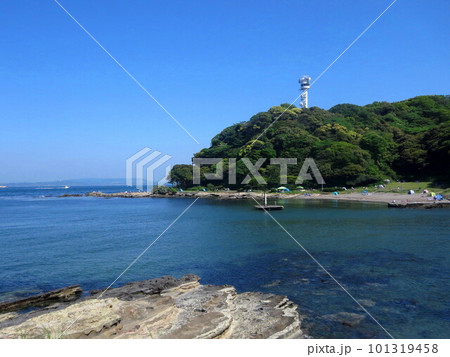 観音埼灯台下の海 観音埼灯台下の海 101319458