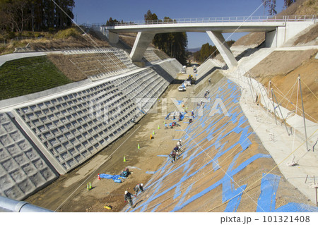 九州中央自動車道 モルタル吹き付け工事 城平地区 九州中央自動車道 モルタル吹き付け工事 城平地区 101321408