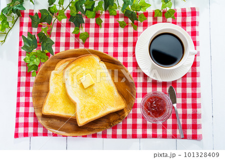 トーストとホットコーヒー 101328409
