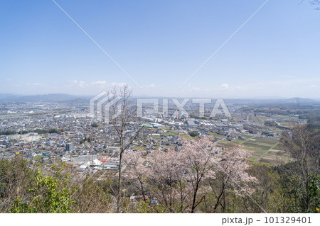 鳩吹山の小天神休憩舎から見た景色（岐阜県可児市） 101329401