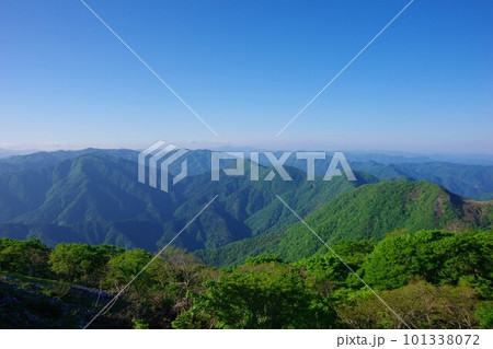 滋賀県 伊吹山から福井県方面を望む 滋賀県 伊吹山から福井県方面を望む 101338072
