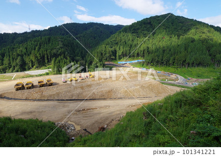 足羽川ダムの建設工事現場　2022年8月 101341221