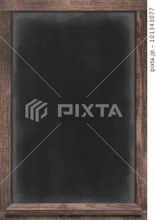 ユーズド仕上げの棚付き縦型ブラックボード、ダークオークフレーム 101343077