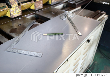 金属加工　製造業　精密板金　鋼材　 101343772