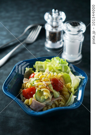 マカロニ(フジッリ)サラダ マカロニ(フジッリ)サラダ 101344000