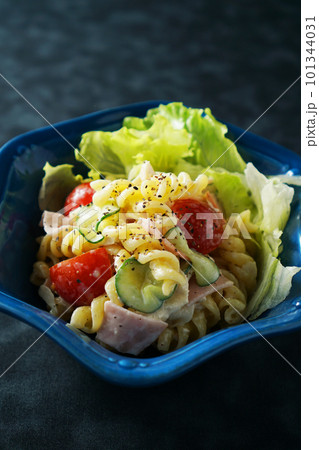 マカロニ(フジッリ)サラダ 101344031