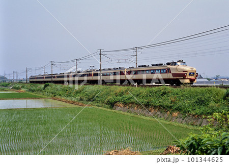 2001年　東海道線を走る485系L特急しらさぎ7両 101344625