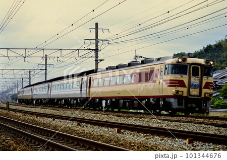 2001年 東海道線を走るキハ181系臨時特急はくと5両 2001年 東海道線を走るキハ181系臨時特急はくと5両 101344676