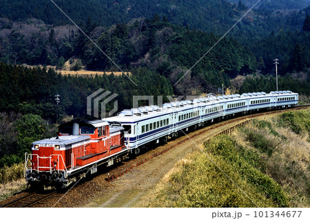 2001年　DD51749牽引14系ユーロピアの加太越え 101344677