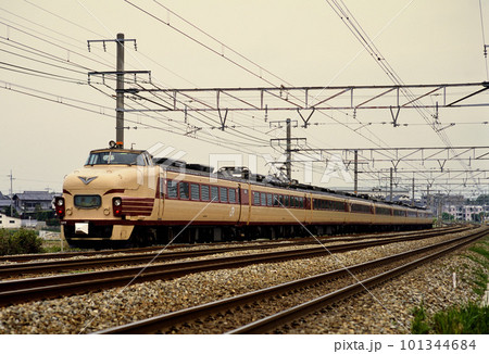 2001年　東海道線を走る485系L特急雷鳥9両 101344684