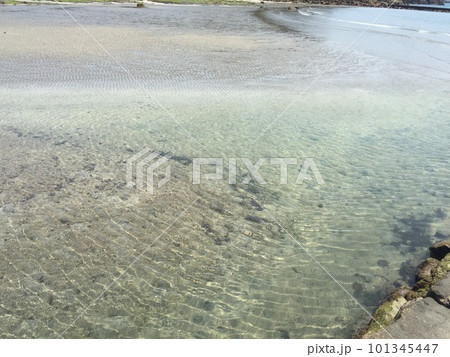 透き通った海 101345447