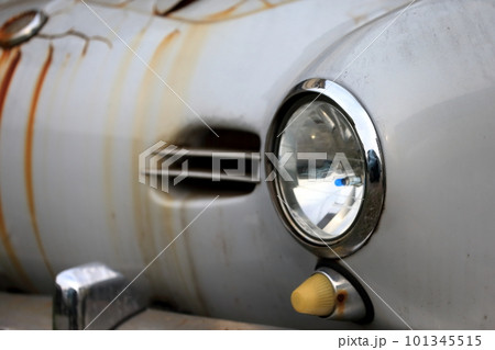 古びた車　イメージ 101345515