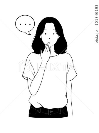 口元を隠し沈黙する女性 101346193