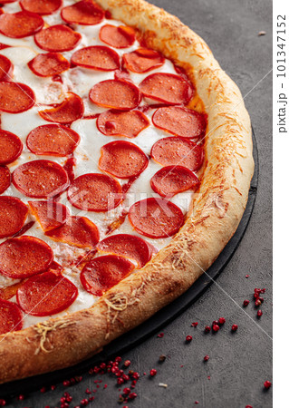Fresh giant pizza pepperoni with cheese 101347152