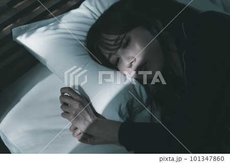 The bedroom. 101347860