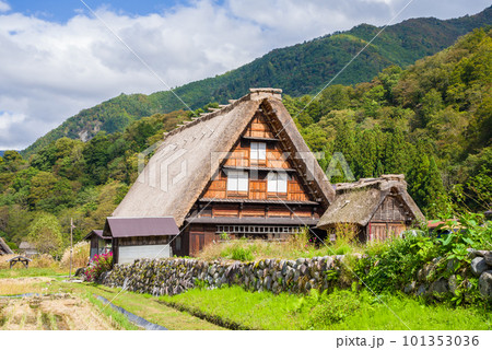 【世界遺産白川郷】荻町地区合掌造り集落 101353036