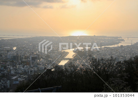 眉山公園からの眺望(徳島県・徳島市) 眉山公園からの眺望(徳島県・徳島市) 101353044